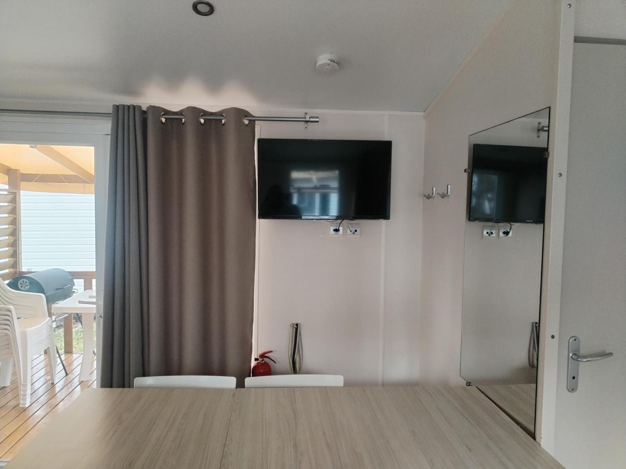 Mobil-home 6 Personnes Avec Tv Et Clim N' B025 * Boofzheim